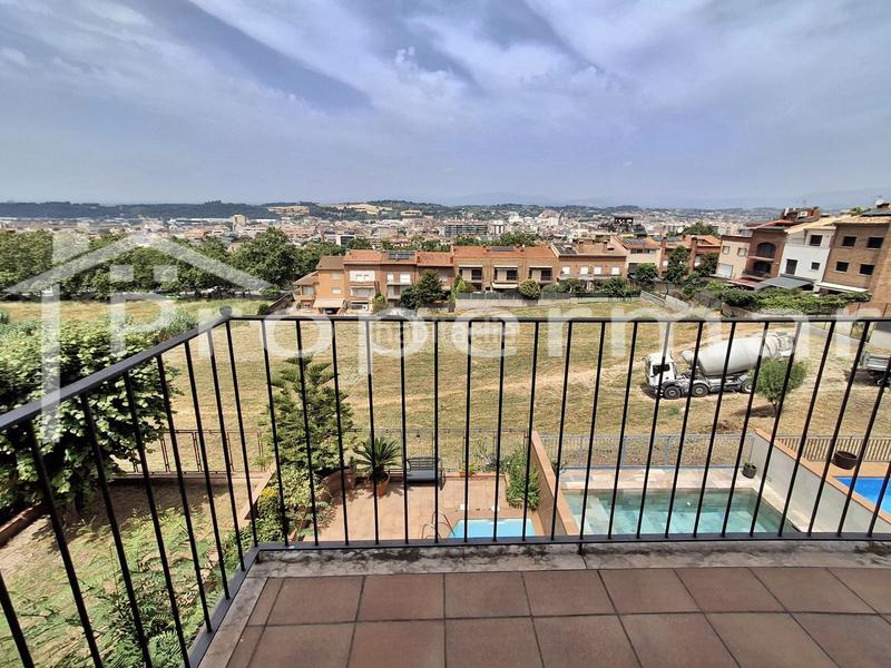 Foto bdee1f7f-2d57-408f-ac07-126b6c734f16. Casa adosada casa en venta , 3 dormitorios. en Font Verda en Granollers