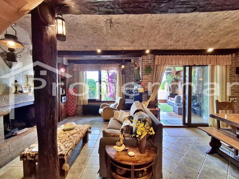 Foto c1a026ee-7f09-4b71-8c9b-c03eb7ca4288. Semi detached house with heating pool in Font Verda Granollers