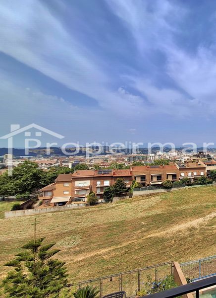 Foto d23c34bf-20a3-46d7-bf94-9b23ce79bc0e. Casa adossada amb calefacció piscina a Font Verda Granollers