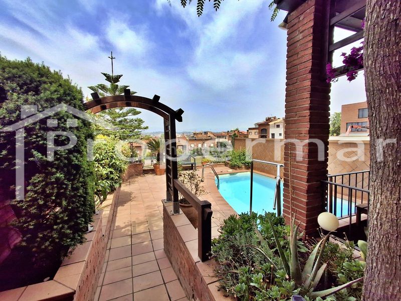 Foto d9f4882a-0568-44a6-bfe8-be4569aedbda. Casa adossada amb calefacció piscina a Font Verda Granollers