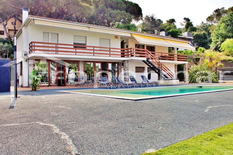 Foto 017603d8-8c6d-40c9-812d-cf1f3a2dd0cf. Casa amb calefacció piscina a Roca del Vallès (La)