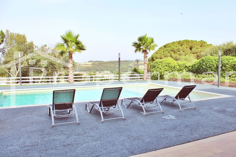 Foto a097edaa-3379-4f97-8673-16a9e422603e. Casa amb calefacció piscina a Roca del Vallès (La)