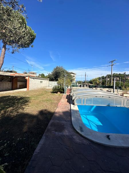 Foto 27ffe390-6575-4273-bf88-731283fe2d6c. Maison avec piscine dans Vilanova del Vallès