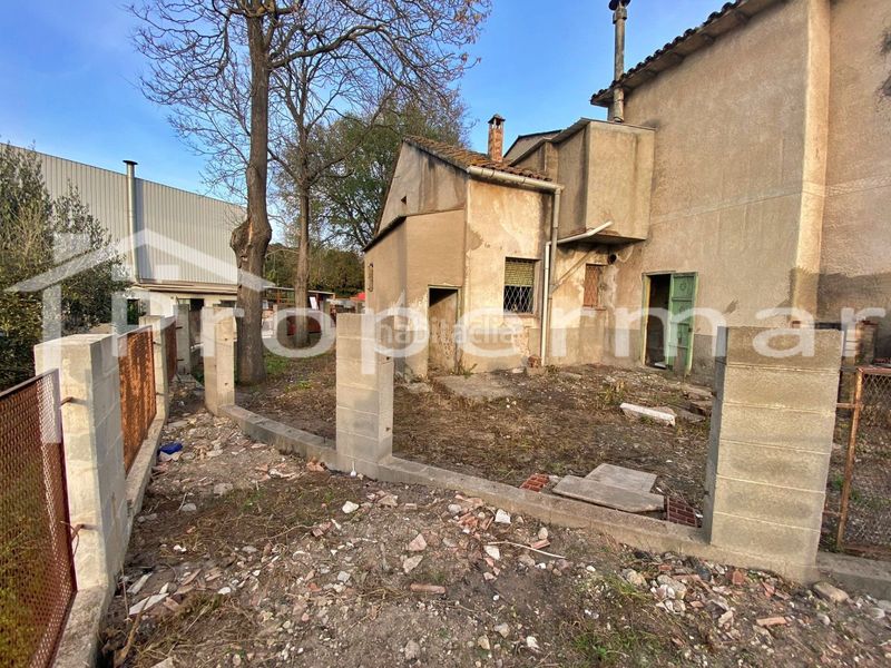 Foto b25ffffb-cd72-471e-8f6b-cb45b84b9672. Casa a Parets del Vallès