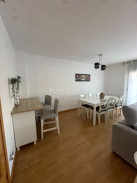 Foto 318f42a7-a0e1-42f5-abcb-f0558624ba66. Casa adossada amb calefacció aparcament a Vilanova del Vallès