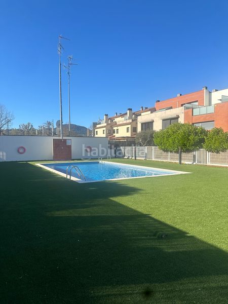 Foto 77ba0e03-d7f8-4e2d-8f16-b57d54e78b46. Casa adossada amb calefacció aparcament a Vilanova del Vallès