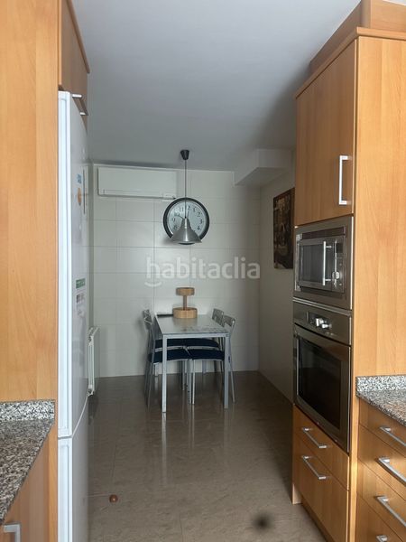 Foto 9a5d2c6a-9b01-454d-9127-799ad9ee8c09. Casa adossada amb calefacció aparcament a Vilanova del Vallès