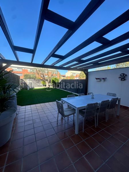 Foto bbd09083-7a12-4460-a8b8-0a0f9babc11e. Casa adossada amb calefacció aparcament a Vilanova del Vallès