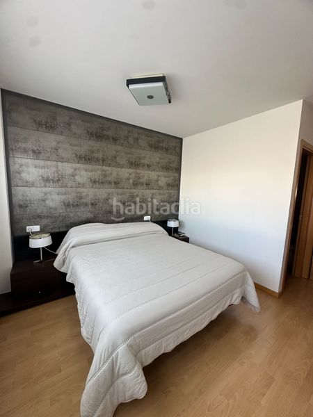 Foto ed3bd681-33c4-4705-958d-c7453fee97e5. Casa adossada amb calefacció aparcament a Vilanova del Vallès