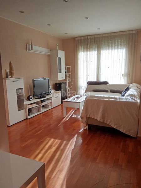 Foto f3212441-6f12-40d0-8f49-2e32add3e833. Pis a Sant miquel Granollers