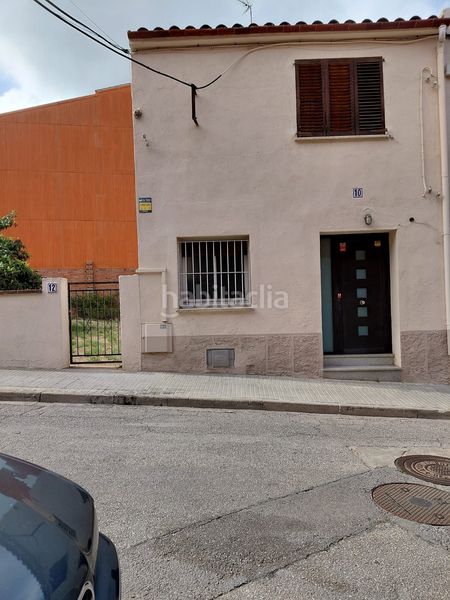 Foto a2d13773-a2a5-498e-90ab-932863d7331a. Casa adossada amb calefacció a Parets del Vallès