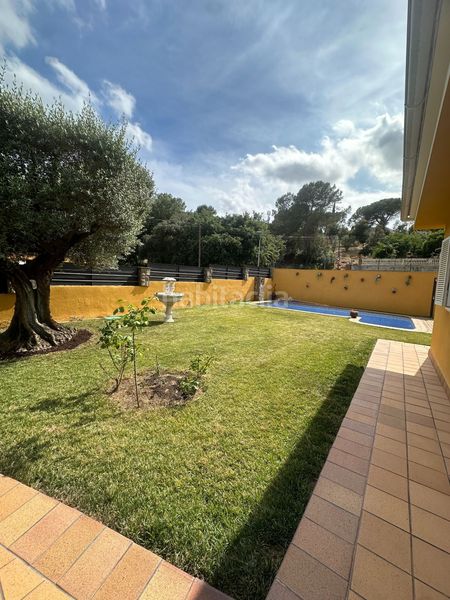 Foto 55e12f71-25df-4073-9f09-3d154c5d7dd2. Casa amb calefacció piscina a Montornès del Vallès