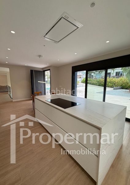 Foto 15e1e6f8-826c-4605-a595-65a5033ba566. Casa amb calefacció aparcament piscina a Tiana