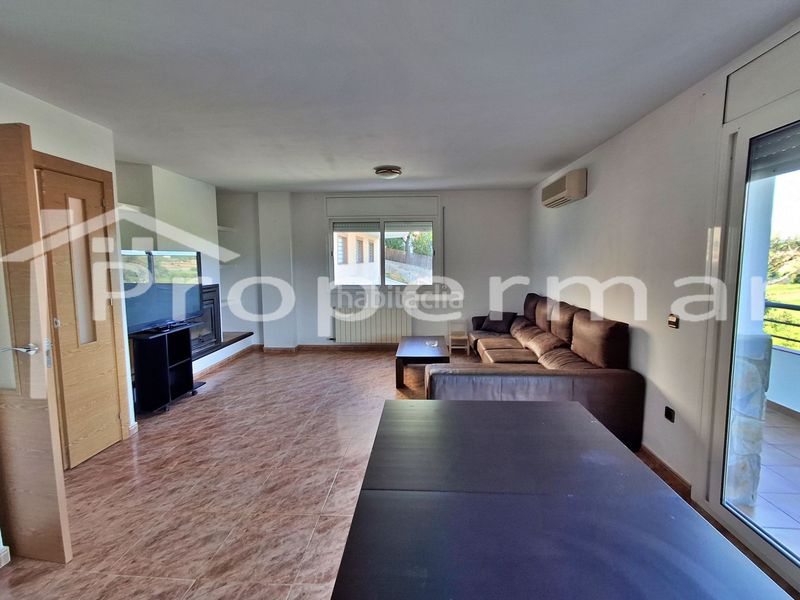 Foto 13b0fee6-42fe-4984-960f-12cf3fa8b8e6. Casa amb calefacció a Roca del Vallès (La)