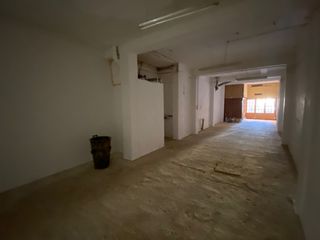 Local Comercial  Calle de montevideo. Local nave 106 m2 en planta calle muy proximo a paseo calanda pe