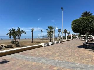 Casa aparellada a La Cala del Moral. Casa en venta en la cala del moral