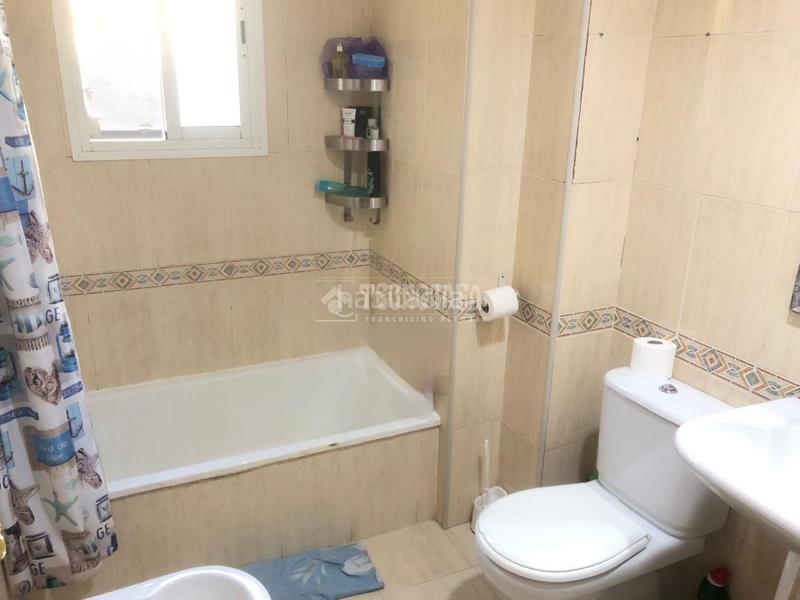 Foto 5cacd204-bc9a-45f7-b8f3-88aa52d73c3f. Piso  en venta en El Palo Málaga