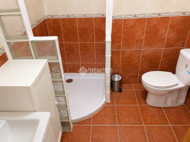 Foto adef9131-75f0-45e5-9763-fb78e6105852. Casa a Totalán