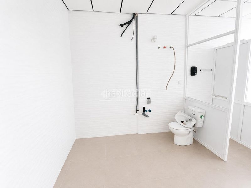 Foto b1a572e6-4e6b-422f-829e-9a13bab0d3e4. Local comercial a El Palo Málaga