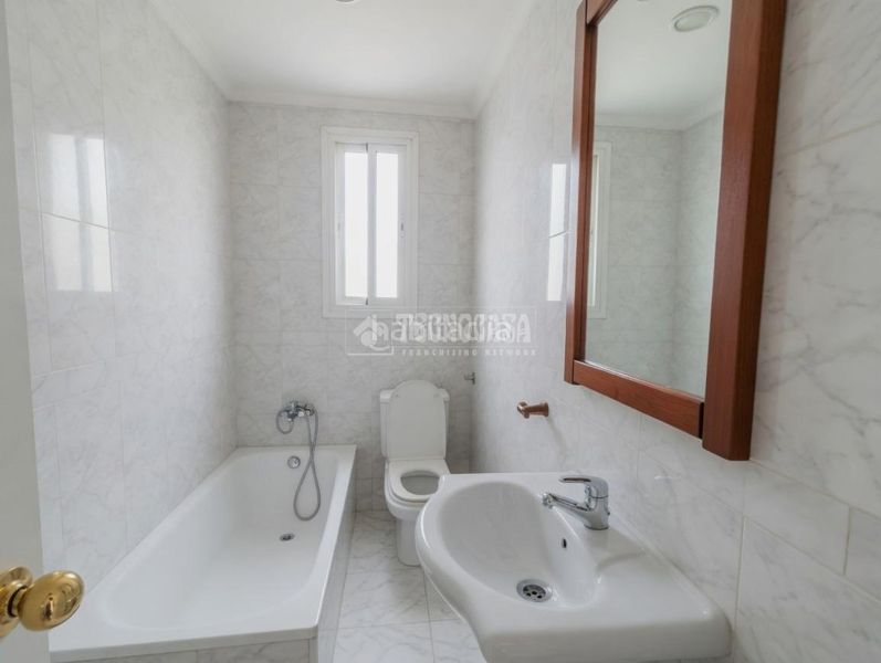 Foto 06863178-4d15-4094-a8e1-f445bc1afa04. Piso  en venta en El Palo Málaga