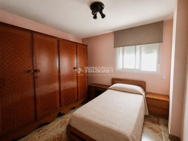 Foto 32ad0c69-fe25-4231-aa24-7f8463bd4325. Piso  en venta en El Palo Málaga