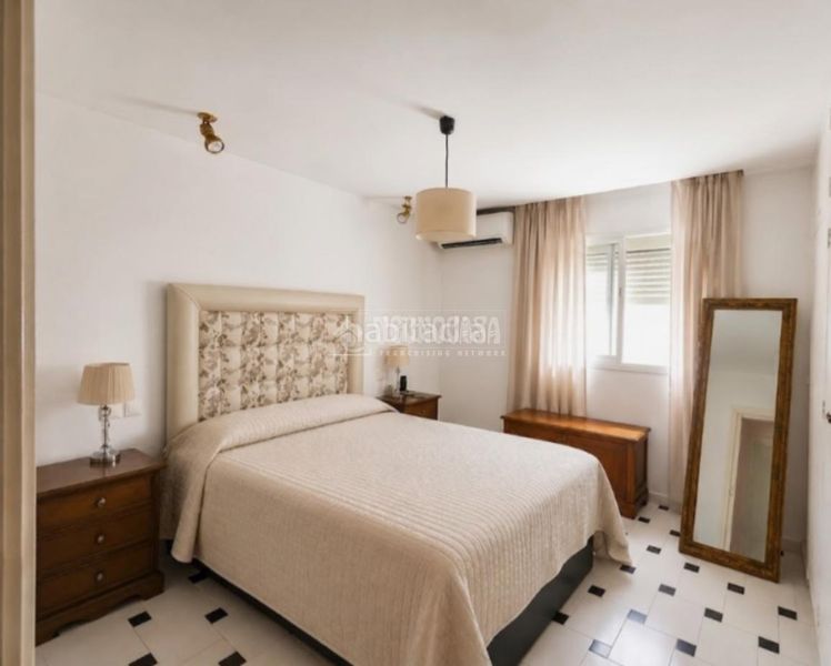Foto c6968d65-bfb4-400b-bc1e-173863f4ebf6. Piso  en venta en El Palo Málaga