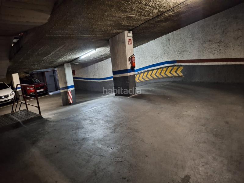 Foto b9b97ef7-d5eb-421e-a824-aa7fd50b5559. Parking coche en Sants Barcelona