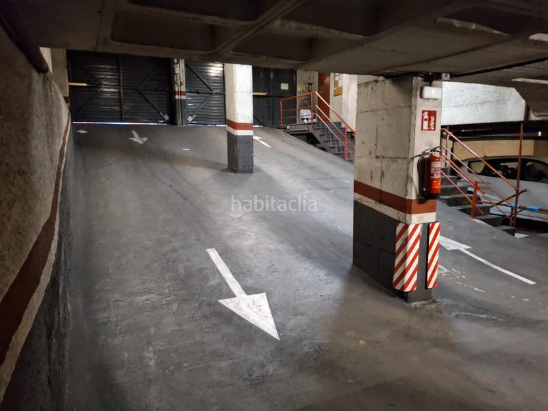 Foto 83e35083-eb23-42c0-815f-25bfedd28aa9. Autoparkplatz in Sants Barcelona