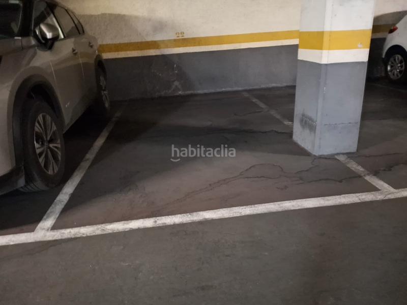 Foto b7b8705d-30ee-4cc7-990f-1bd7dbe645fb. Autoparkplatz in Sants Barcelona