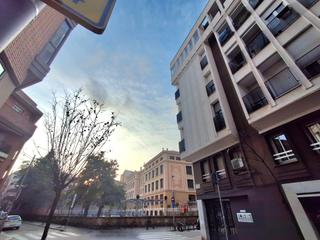 Local commercial  Carrer de carreras i candi. Oportunidad por precio de local con vado 0-24 horas
