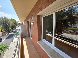 Lloguer Pis  Ronda de la via. ¡descubre este encantador piso en alquiler de 45 m² en una finca