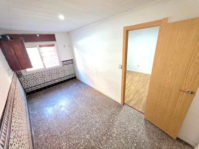 Foto 6b51c6e1-2c8d-4528-b95f-6ec37440d39b. Rez-de-chaussée dans Santa Rosa Santa Coloma de Gramenet