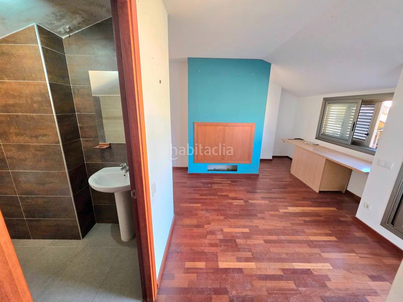 Foto 4ab0e643-5b95-4625-aaad-4c3633a2763f. Penthouse with parking in Olesa de Montserrat