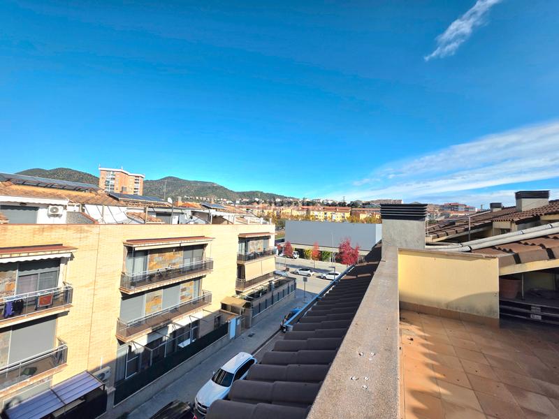 Foto 5d3267e1-b99f-44ee-8fec-90a3755bf30a. Penthouse with parking in Olesa de Montserrat