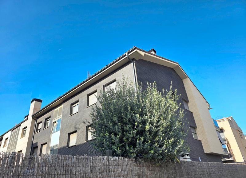 Foto 9863eb1e-5dbd-4994-9b24-16c1ba291527. Penthouse with parking in Olesa de Montserrat