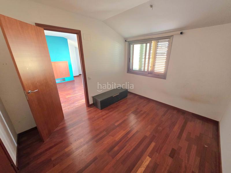 Foto bafe2676-f823-423c-aae6-da3edc4d4d93. Penthouse with parking in Olesa de Montserrat