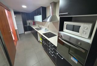 Pis a Carrer de josep perpinya 3. Piso seminuevo de 107 metros, 3 dormitorios, 2 baños, balcon,