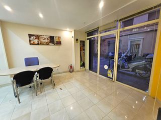 B�ro  Carrer de llan��. Oficina / local de casi 50m� con techos de 4 metros, posibilidad