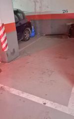 Aparcament cotxe a Carrer de la Llacuna 150
