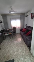 Pis  Carrer vinaròs. Amplia vivienda reformada de 70 m² con 3 habitaciones junto al m