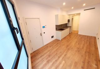 Studiowohnung  Carrer de d�dac priu. Estudio moderno - zona tranquila