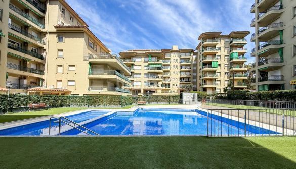 Foto 20102f64-66d5-457c-9793-52eef237d080. Apartament amb calefacció piscina a Centre-Platja Platja d´Aro