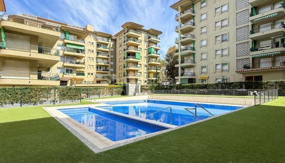 Foto 8d5c6cb4-2f23-43eb-a808-f870bce8bfd0. Apartament amb calefacció piscina a Centre-Platja Platja d´Aro