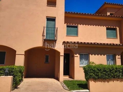 Foto b163f746-426d-4b22-aba5-416d9e1e1cc5. Casa adossada amb calefacció piscina a Pals