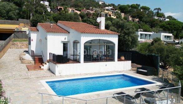 Foto d0ca580f-9eac-4985-bd11-20a84a33c52f. Casa amb calefacció piscina a Cabanyes-Mas Ambrós-Mas Pallí Calonge