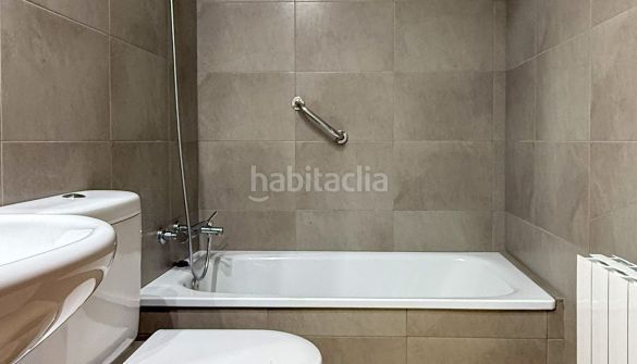 Foto 1f01b5b0-81e3-414b-9147-4847d6bebcda. Dúplex amb calefacció a Avinguda Catalunya Palamós
