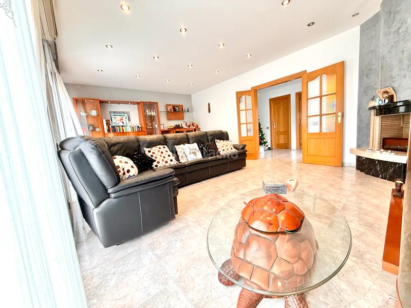 Foto 01f0dfb7-75e0-4f02-baae-d9627a8b617b. Maison avec cheminée chauffage parking piscine dans Tiana