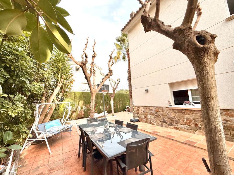 Foto 288c9790-3701-40b1-8129-296931a00dc8. Maison avec cheminée chauffage parking piscine dans Tiana