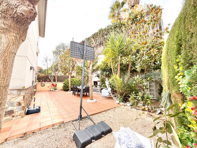 Foto 566fe8e5-6d14-4ba8-9c1e-a680988f99e8. Maison avec cheminée chauffage parking piscine dans Tiana