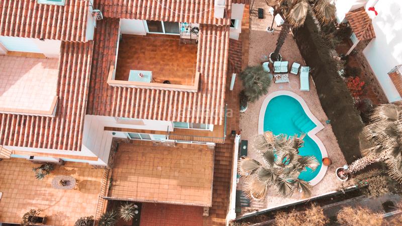 Foto 7bb1d81d-e05e-4e42-8a6a-6edefed028b7. Maison avec cheminée chauffage parking piscine dans Tiana